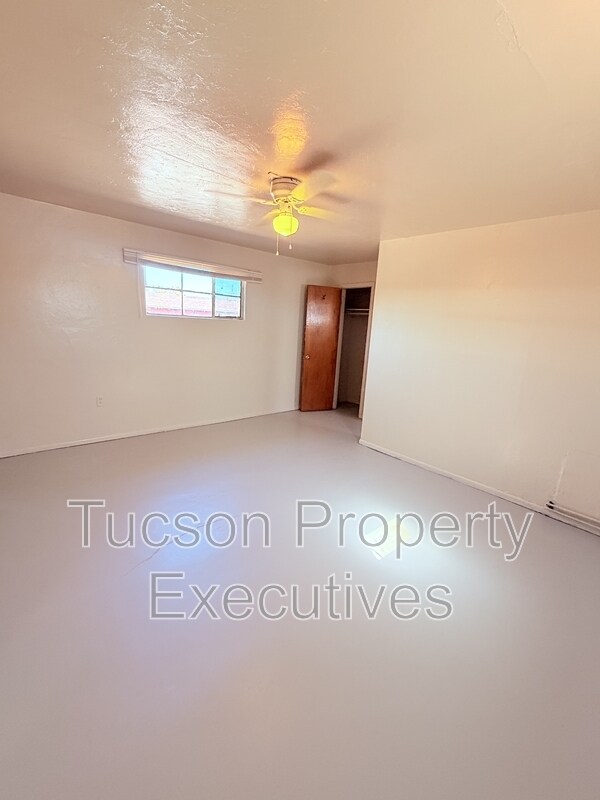 Building Photo - 3274 E Benson Hwy