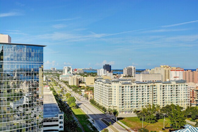 Building Photo - 550 Okeechobee Blvd