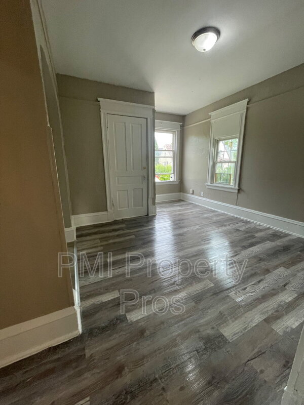 Building Photo - 2621 N 23rd St