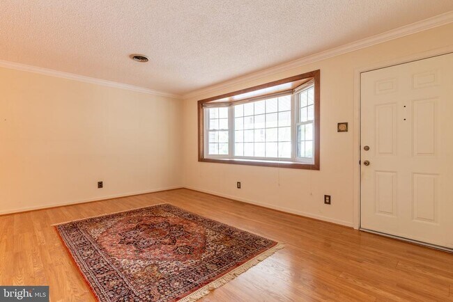 Building Photo - 13032 Worthington Rd
