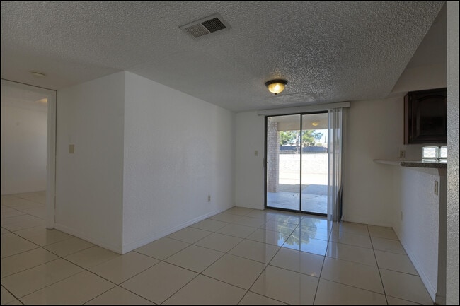 Building Photo - 695 Bluff Canyon Cir