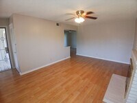 Building Photo - 9952 Vanguard Dr
