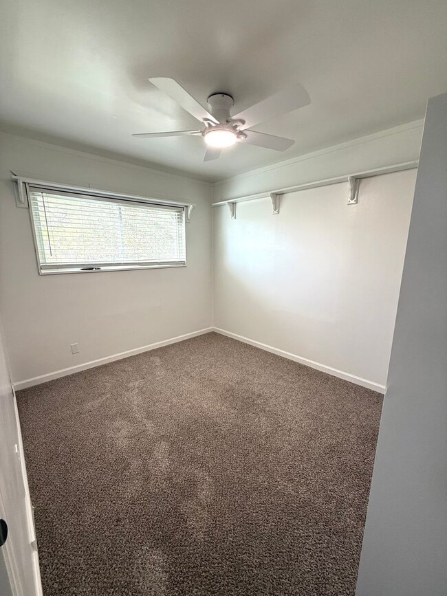 Building Photo - 1431 Johnston Ave