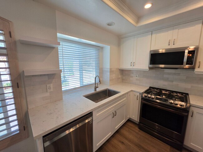 Building Photo - 227 Cinnamon Teal