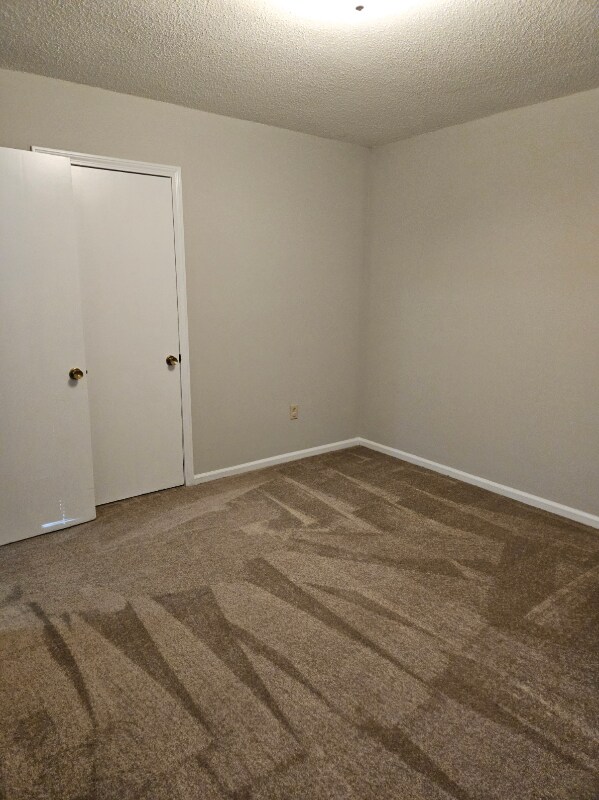 Building Photo - 491 Falls Ave