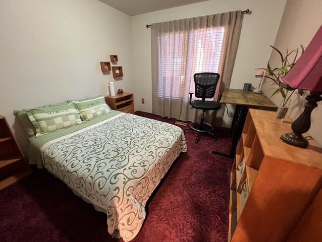 Building Photo - Fully Furnished 2 Bedroom Condo w/ All Uti...