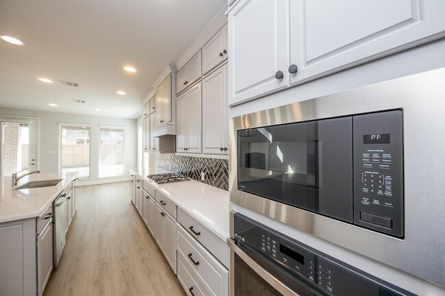 Building Photo - 29819 Breezy Pnes Lp