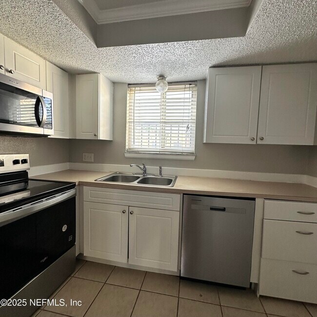 Building Photo - 3917 Corrida Ct
