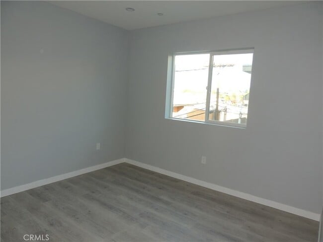 Building Photo - 22735 Del Valle St