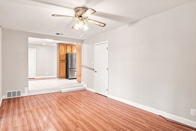 Building Photo - 4448 Irvington Ave