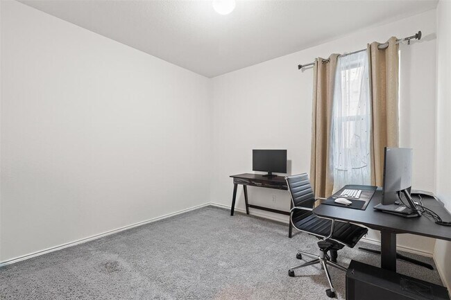Building Photo - 9107 Moonstone Dr
