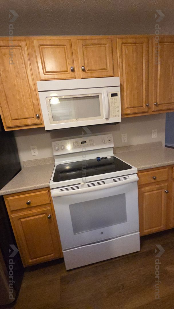 Building Photo - 62 Constitution Dr