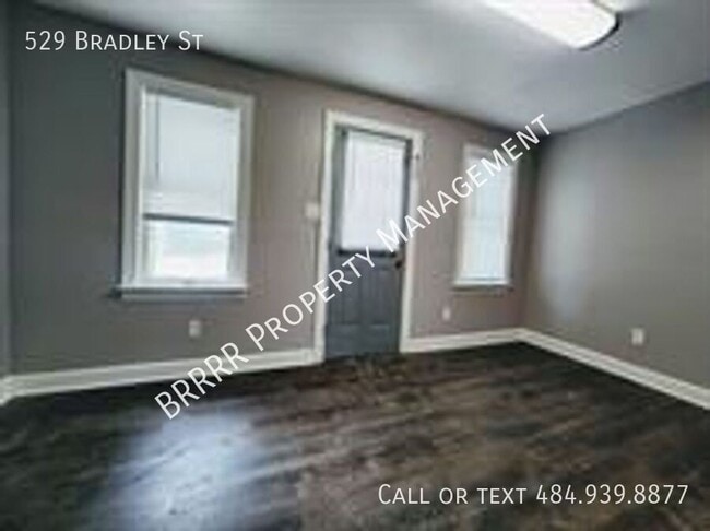 Building Photo - 529 Bradley St
