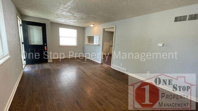 Building Photo - Beautiful 3 Bedroom 1.5 Bathroom in Kansas...