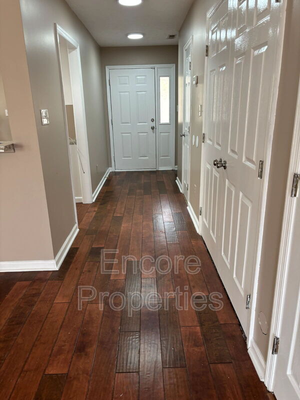 Building Photo - 2588 Gotts Ln