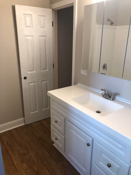 Building Photo - 79 Spruce St