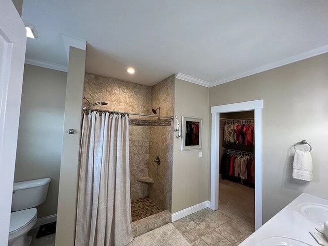 Building Photo - Stunning 3-Bedroom Home with Deck, Patio & Large Yard in Kodak, TN