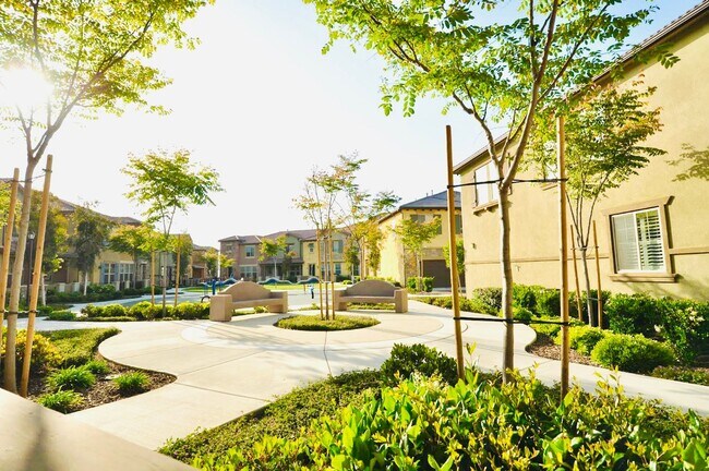Building Photo - AVAILABLE JULY~ WONDERFUL CARMEL VALLEY 2BD/2.5BA CONDO! Only $3,595/mo!