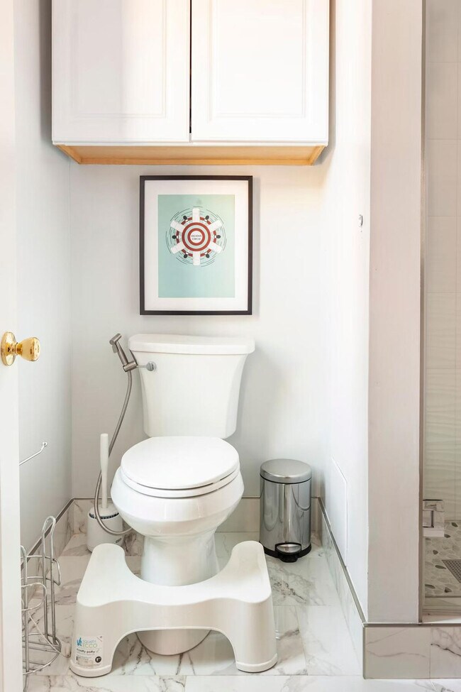 Building Photo - 1709 New Hampshire Ave NW