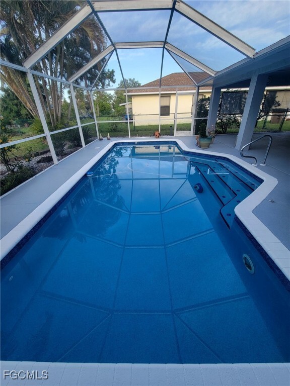 Building Photo - 2505 6th St W