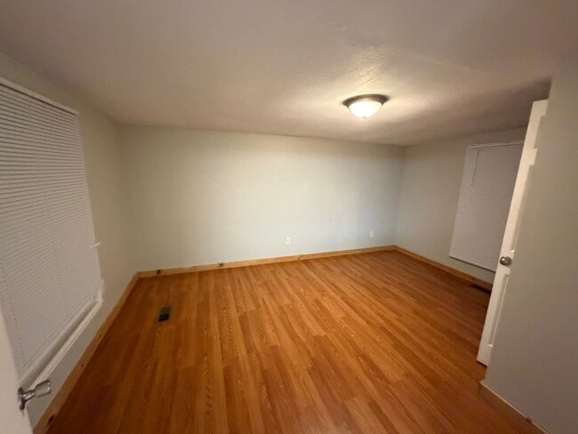 Building Photo - 2 Bedroom 1 Bath Home located in Greeneville, TN