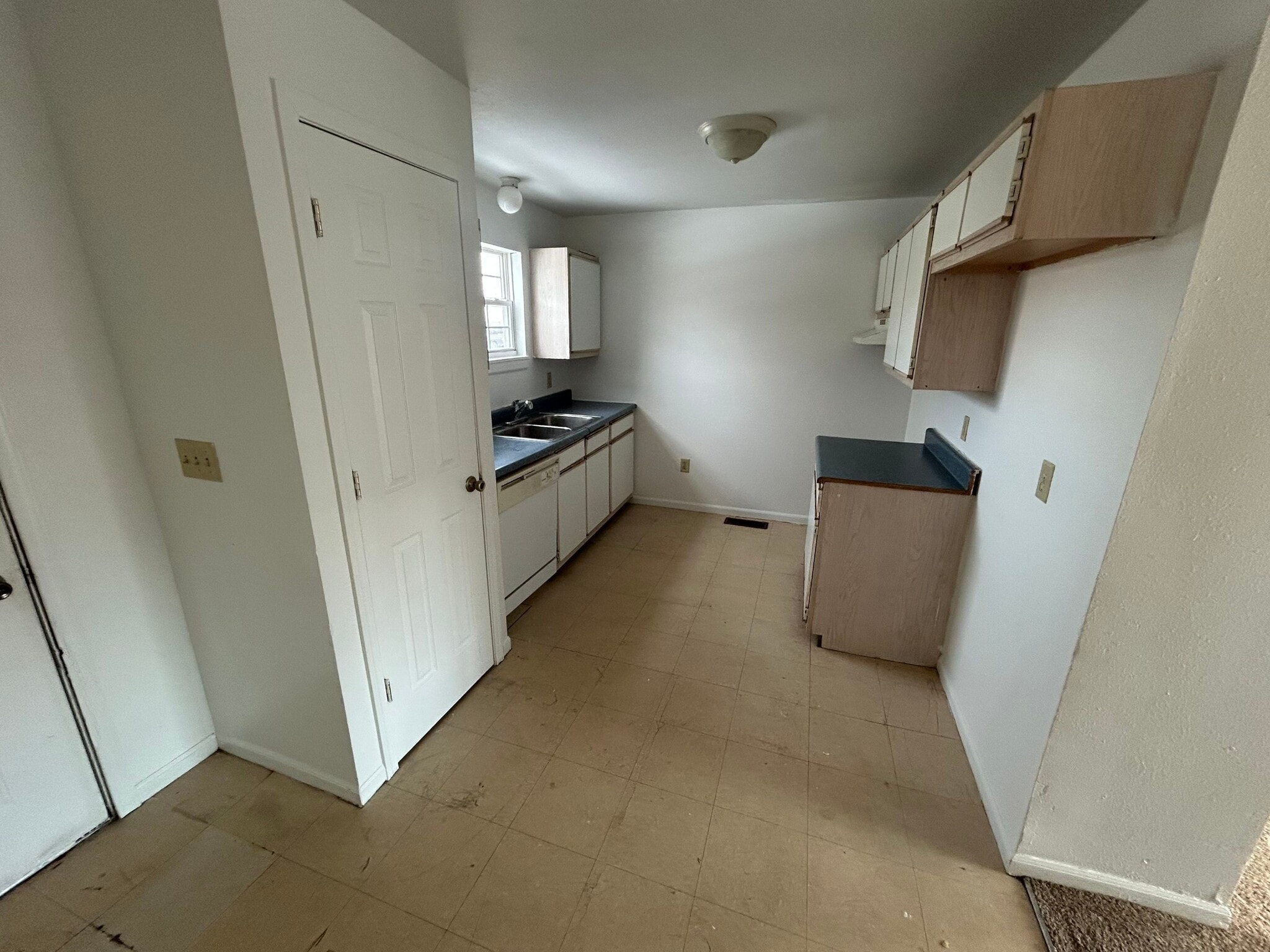 Building Photo - 631 Hope St