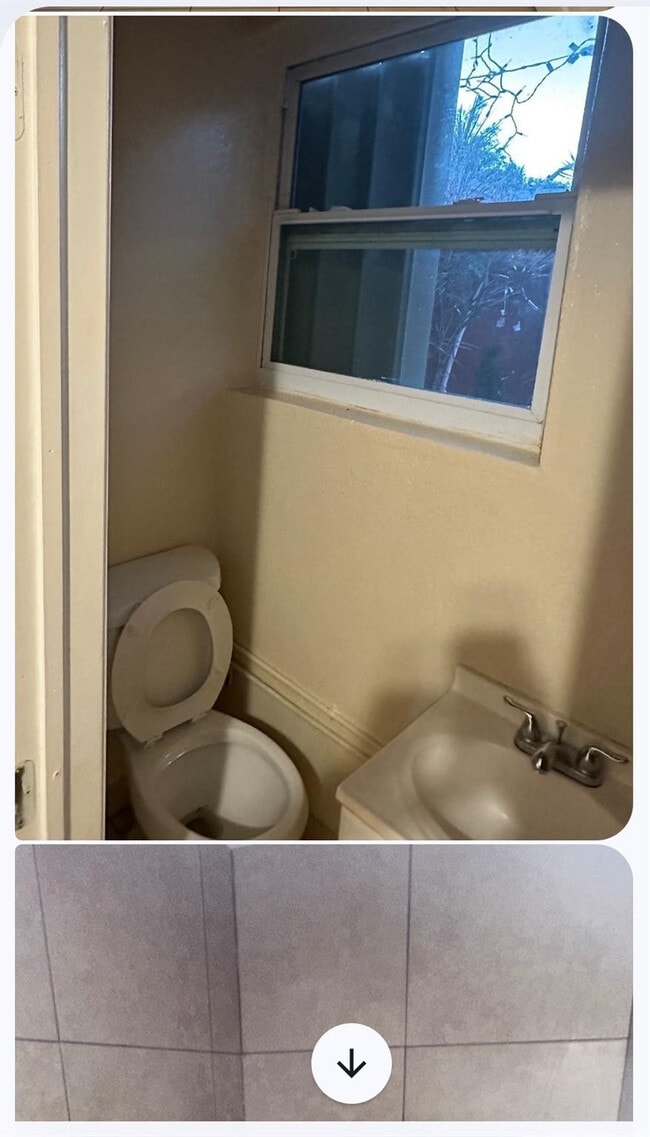 Building Photo - 6530 SW 7th Ct