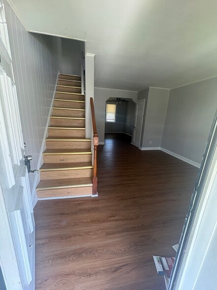 Building Photo - 333 N Grantley St