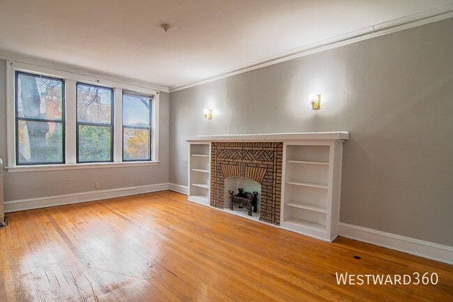 Building Photo - 6036 N Hermitage-2