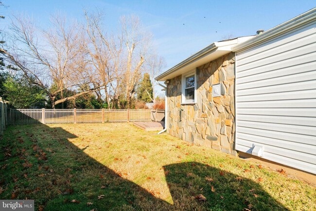 Building Photo - 6924 Kenfig Dr