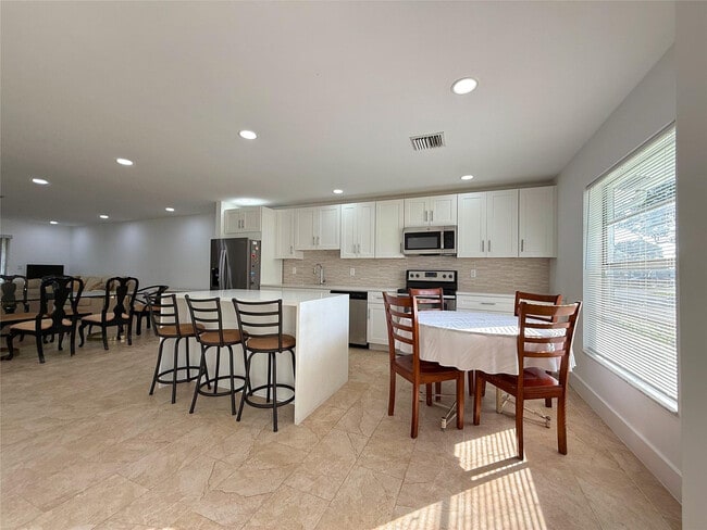 Building Photo - 5093 Privet Pl