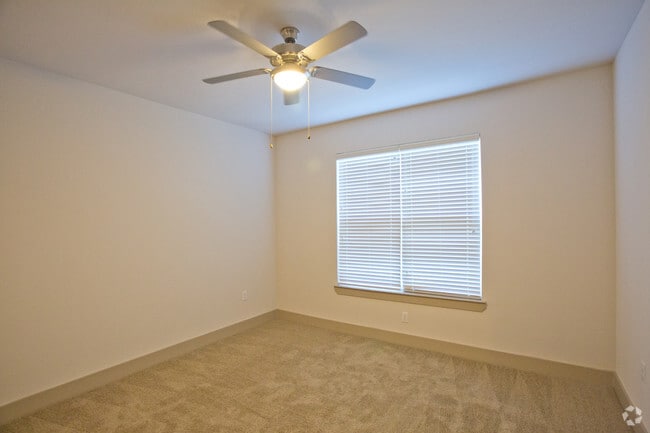 2BR, 2BA - Perfumeballs - 1,146 SF - Camden Lamar Heights