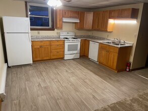 Building Photo - 103 Sanderson Dr