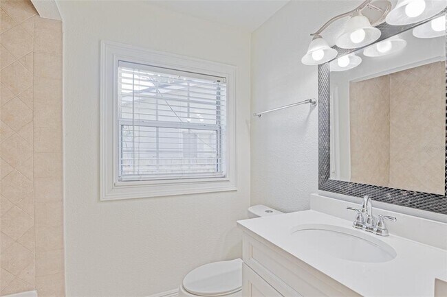 Building Photo - 350 N Phelps Ave