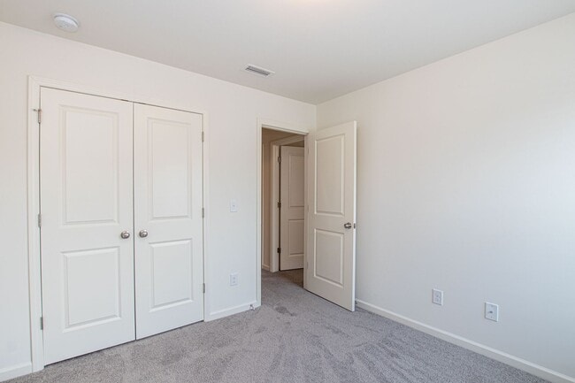 Building Photo - BEAUTIFUL 3 Bedroom Townhome Bonterra Village AVAILABLE NOW