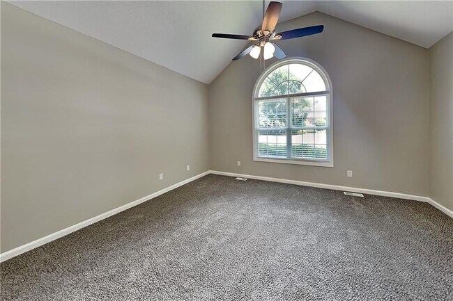 Building Photo - 6778 Oakhurst Ct