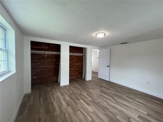 Building Photo - 7315 Brentwood Dr