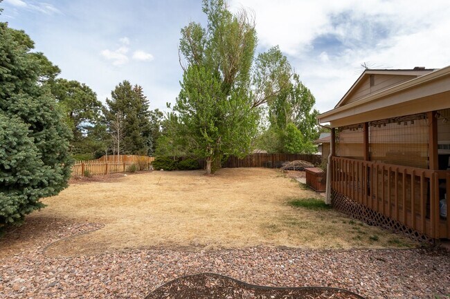 Building Photo - BEAUTIFUL 4BD SPLIT-LEVEL HOME in VILLA LOMA NEIGHBORHOOD - Security Deposit Waiver Available