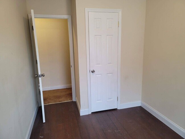 Building Photo - 661 Nasby Pl
