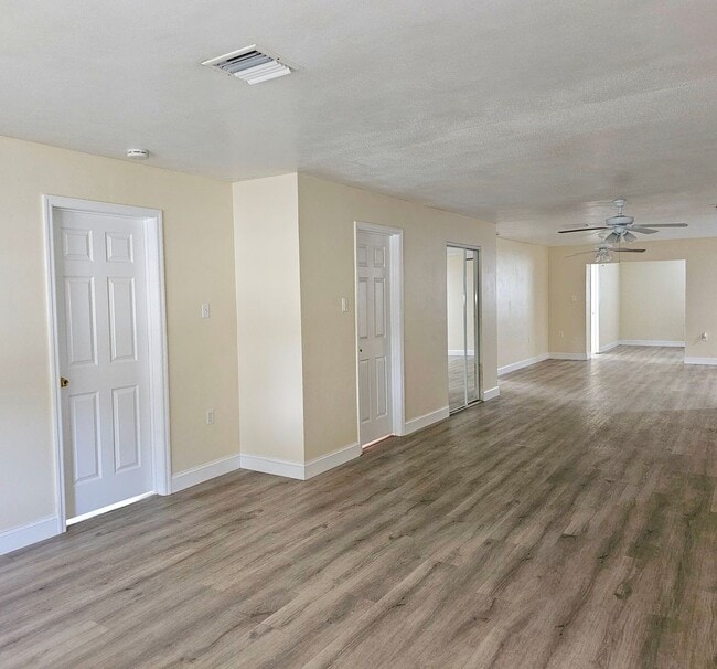 Building Photo - 3 Bedroom 2 Bath 1 Car Garage Home in St. ...