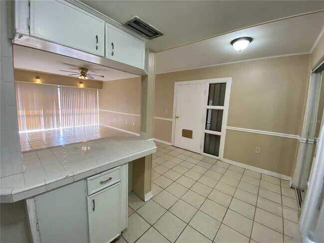 Building Photo - 8602 Huron Ct