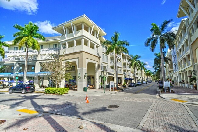 Building Photo - 1139 Town Center Dr
