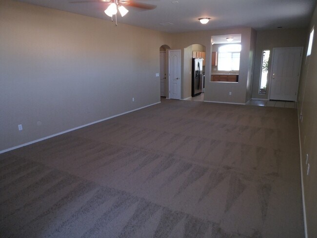 Building Photo - 4 Bedroom Vail Single story with 2 car garage