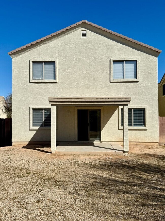 Building Photo - Remodeled 5 Bedroom/3 Bath Home. Upgraded Flooring & Kitchen!