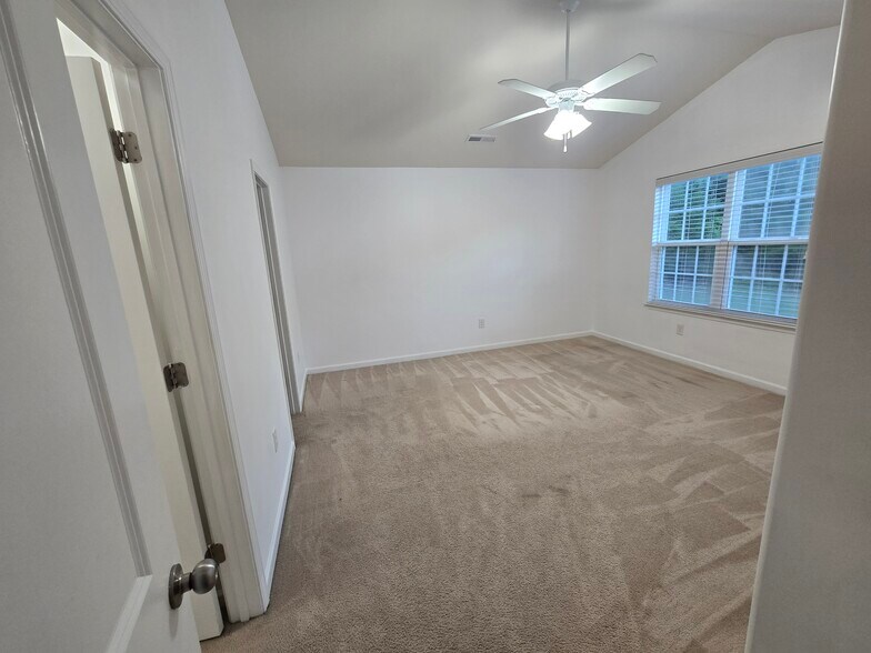 Building Photo - 6522 Ashebrooke Dr