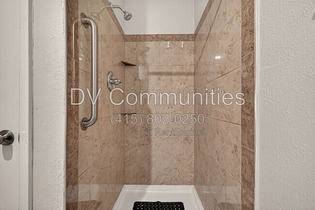 Building Photo - 5041 E Ridge Creek Dr
