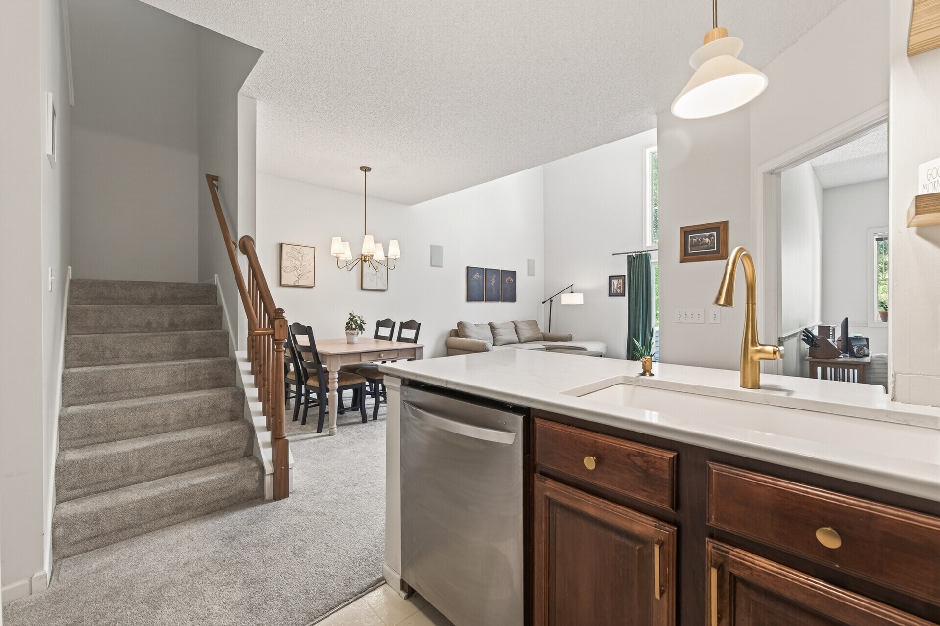 Building Photo - 631 Woodduck Dr