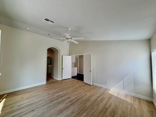 Building Photo - Beautiful and well-maintained two-story home in summerlin