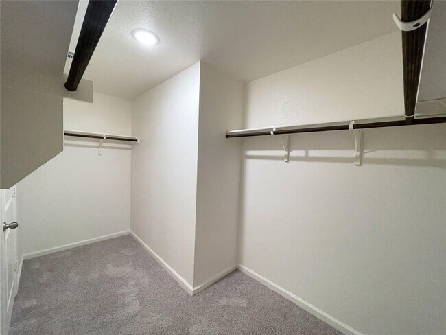 Building Photo - 6820 Bonanza Way