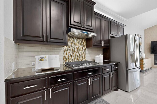 Building Photo - 13900 Tyburn Trail